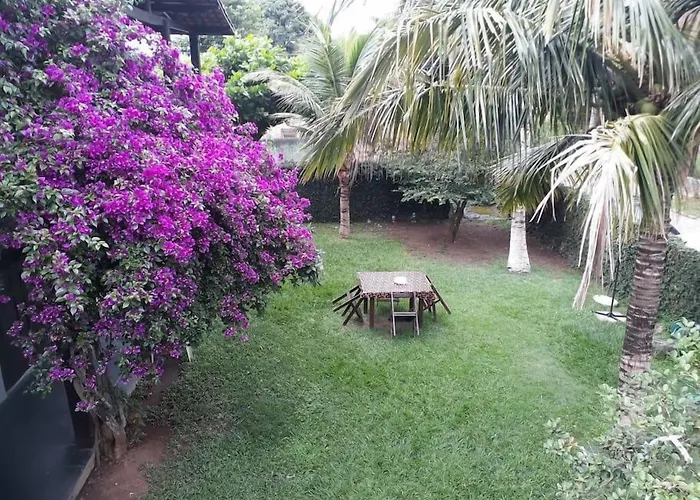 Alojamento com o café da manhã Apenas: Pousada Conde Do Mar